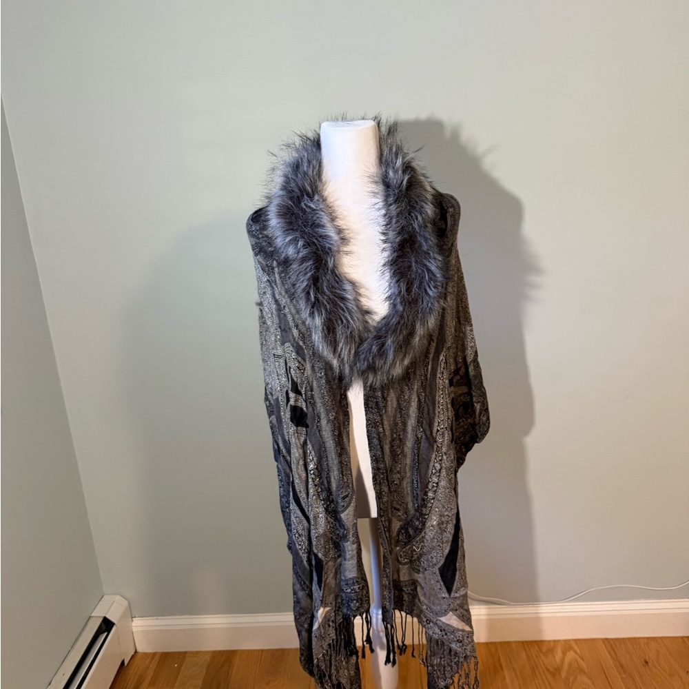Gray Faux Fur Trimmed Shawl